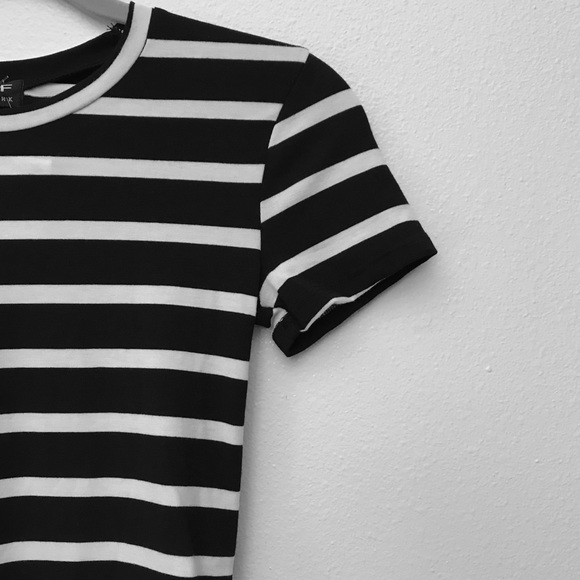 ** SOLD** Shortsleeved Bodysuit - Picture 2 of 3